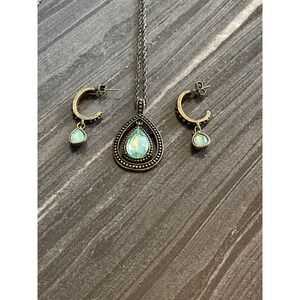 Teardrop Necklace Earrings Set Aqua Blue Stone Antique Gold Tone Beaded‎ Frame